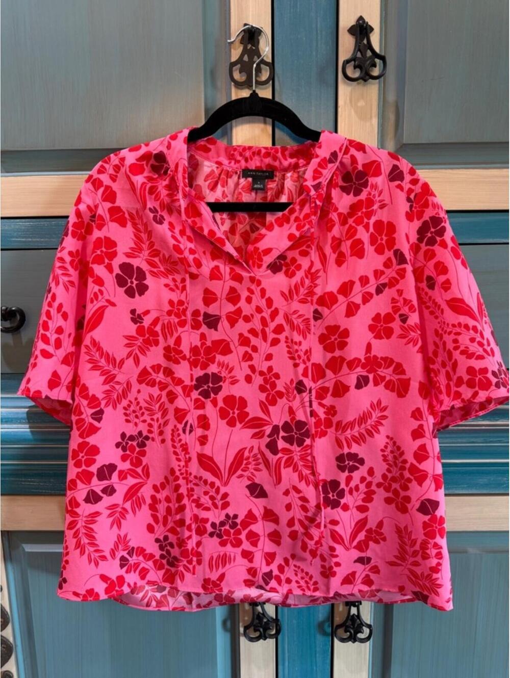 Ann Taylor Pink and Red Floral Short-Sleeve Blouse